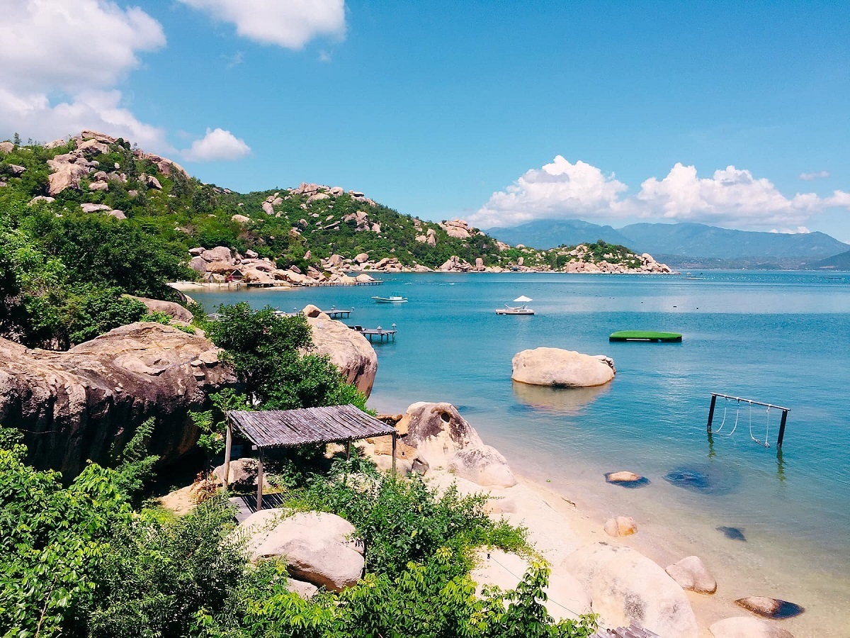 Binh Lap Island in Cam Ranh. Photo by Trinh Son