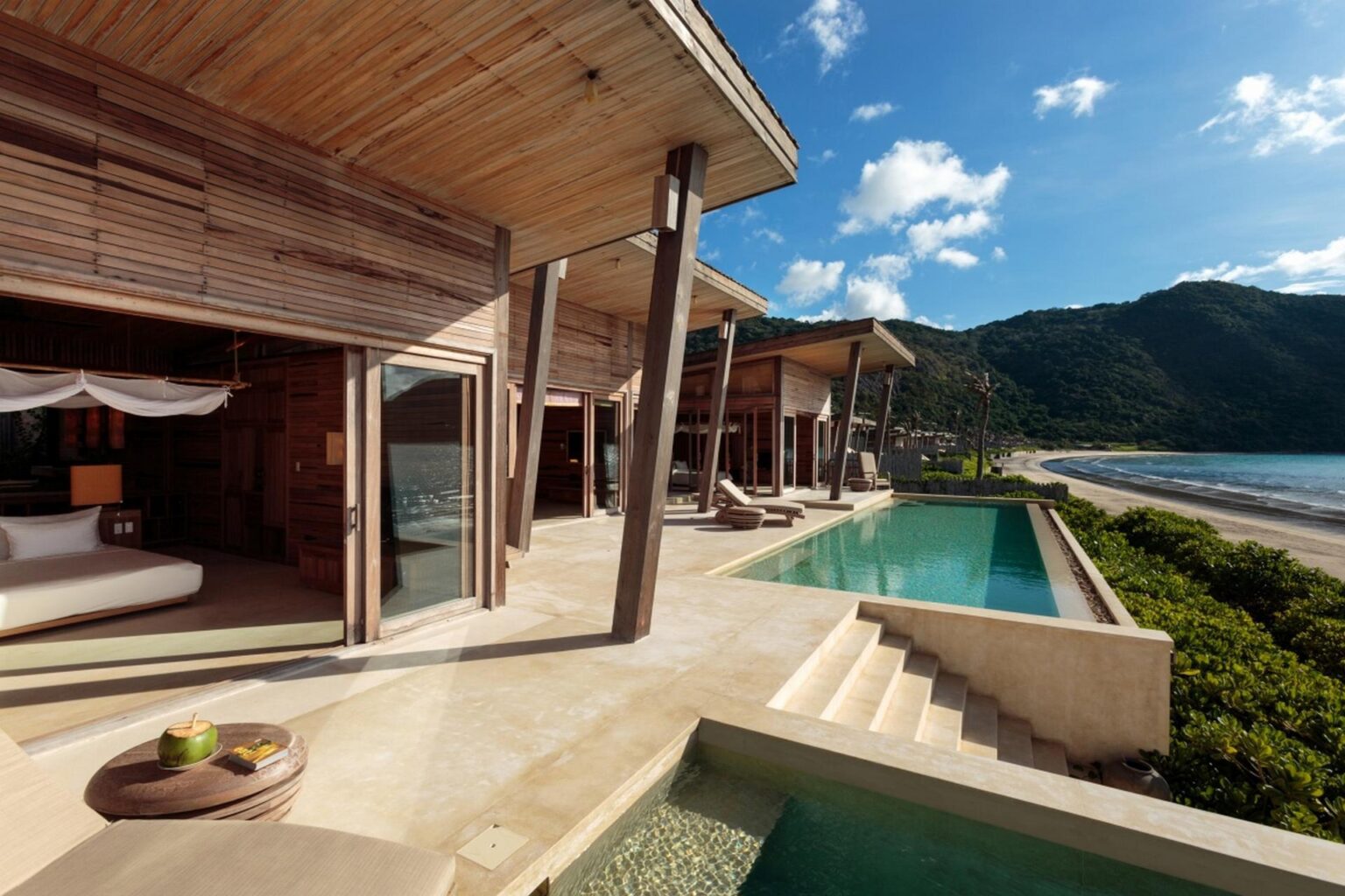 Six senses Con Dao - Vietnam private jet charter