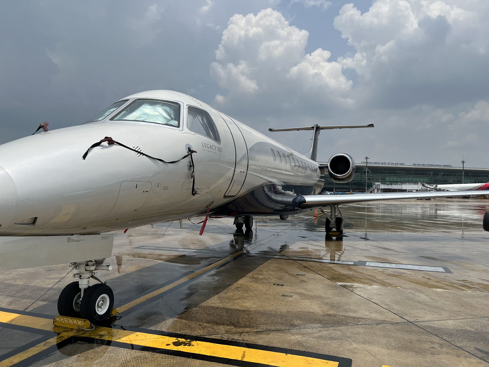 Private Jet parked at Tan Son Nhat International Airport - Vietnam Air Charter Flight