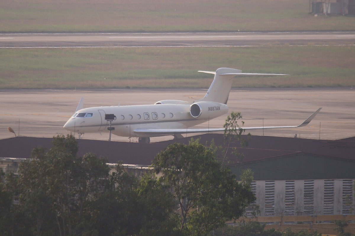 Bill Gate's private jet Gulfstream visits Da Nang, Vietnam - Vietnam Private Jet News