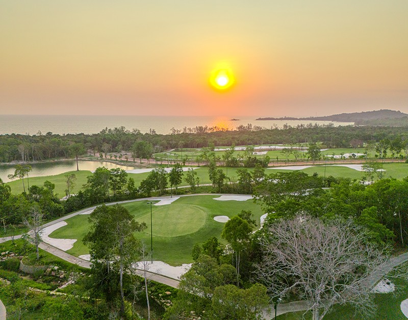 Sunset - A Unique Feature of Phu Quoc and Eschuri Vung Bau Golf