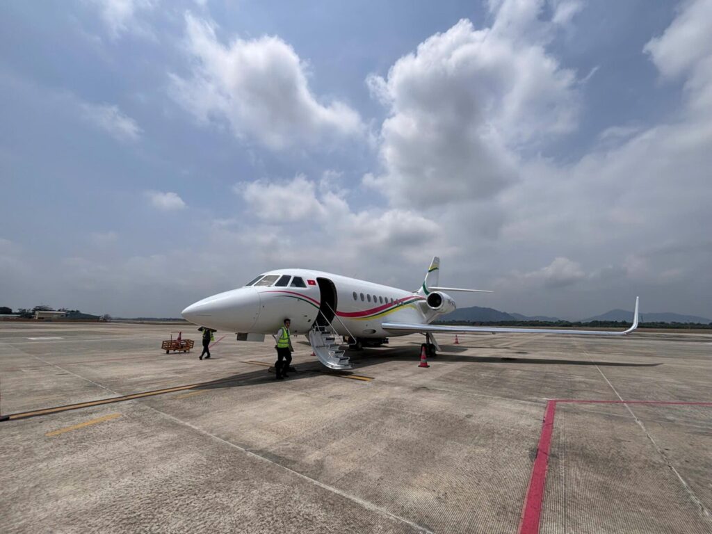 Falcon 2000 S - Vietnam Air Charter Flight