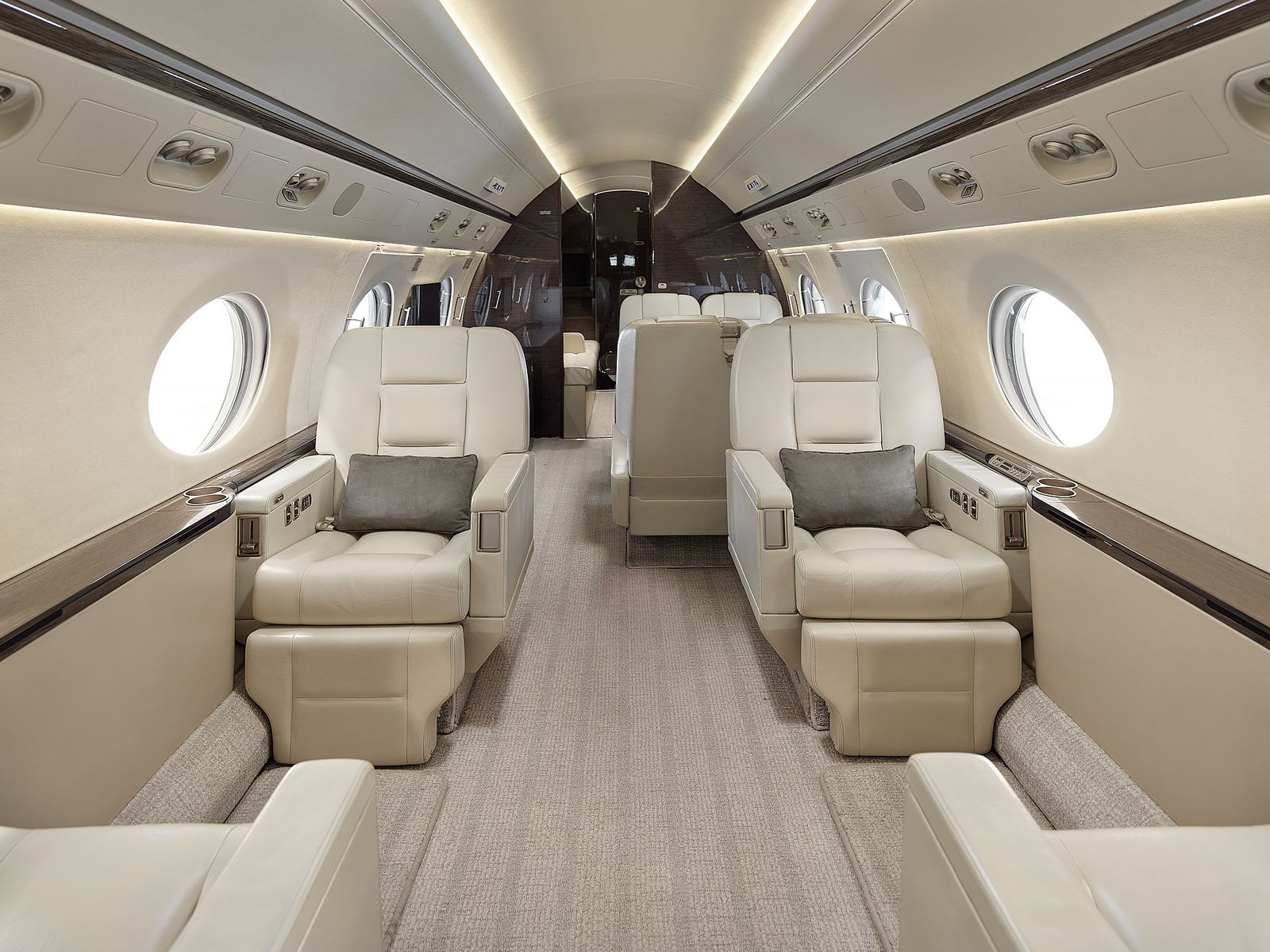 Gulfstream G550 private jet for sale in Vietnam